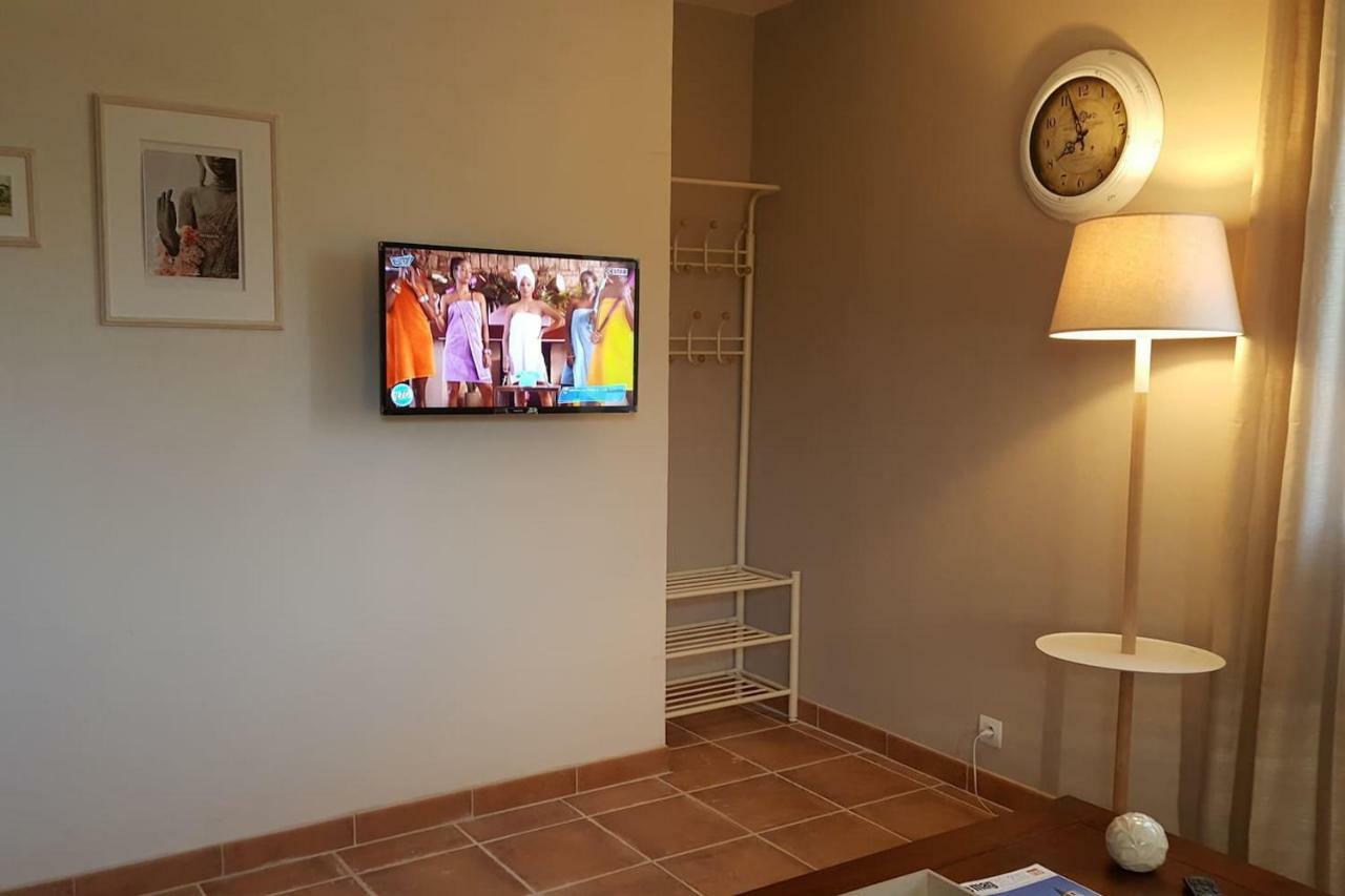 Logement Avec Piscine, Classe 3 Etoiles, De 42 M2 Tout Confort Au Calme Pour Un Couple Cahuzac-sur-Vère Exteriér fotografie