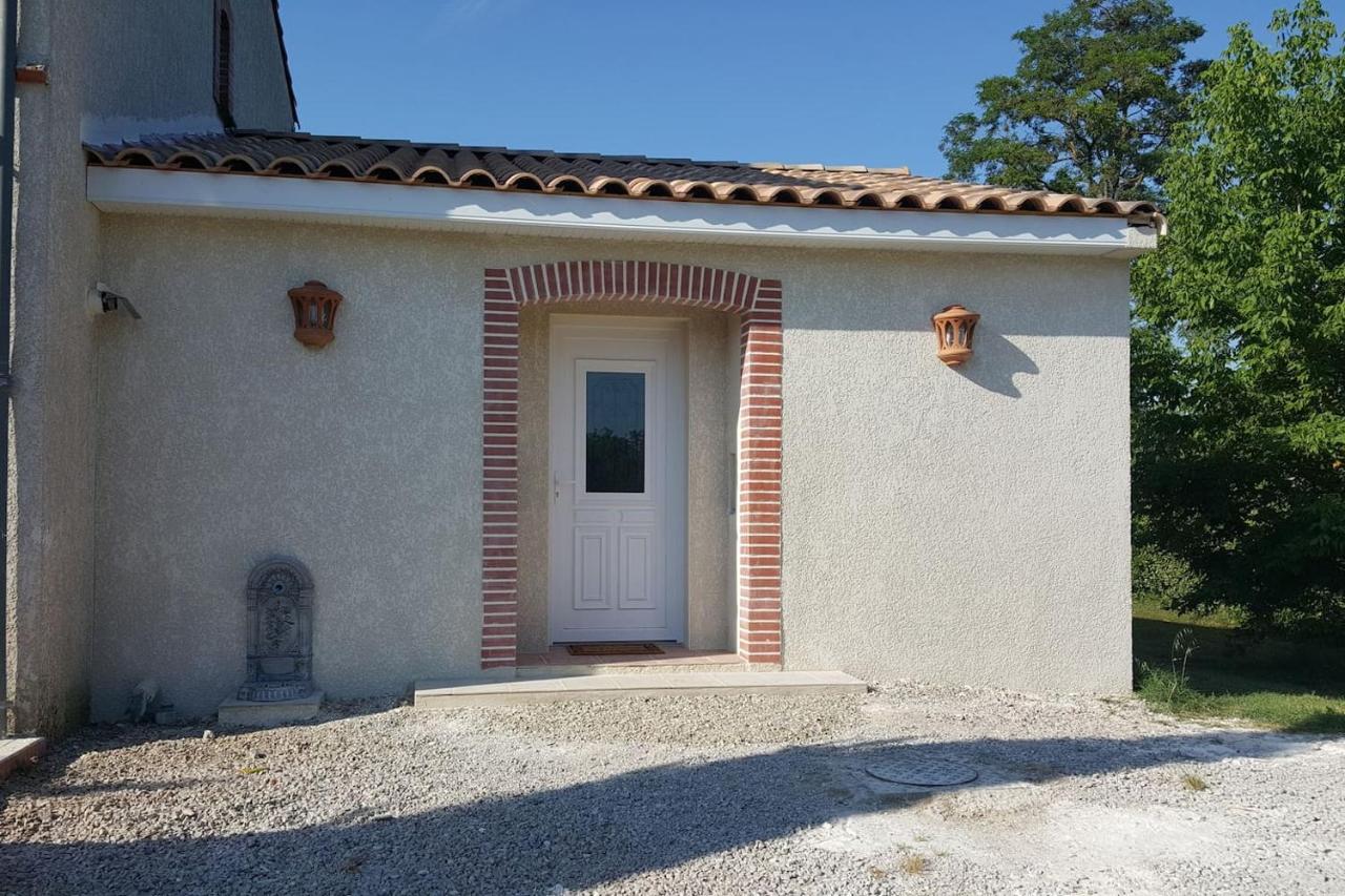 Logement Avec Piscine, Classe 3 Etoiles, De 42 M2 Tout Confort Au Calme Pour Un Couple Cahuzac-sur-Vère Exteriér fotografie